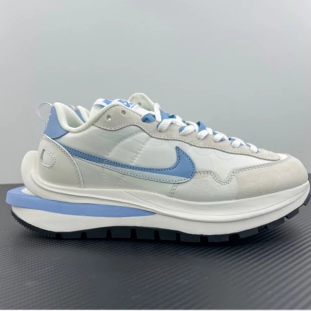 Nike Sneakers VaporWaffle — Pale blue