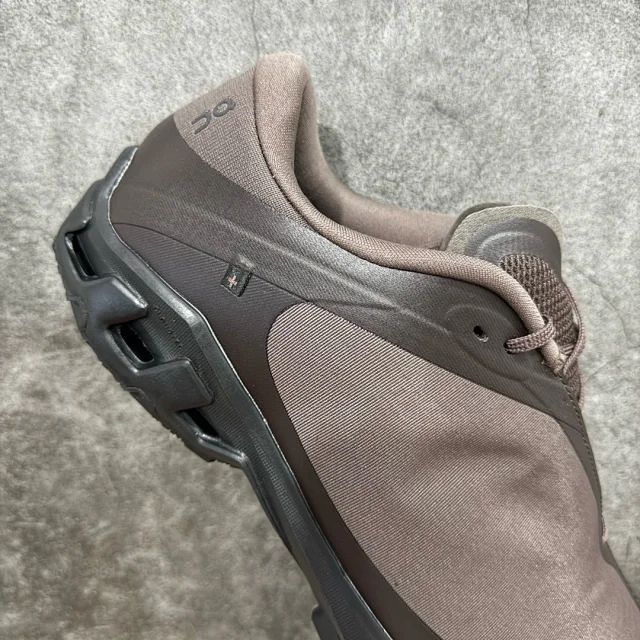 On Sneakers Cloudventure Peak product detail image 7