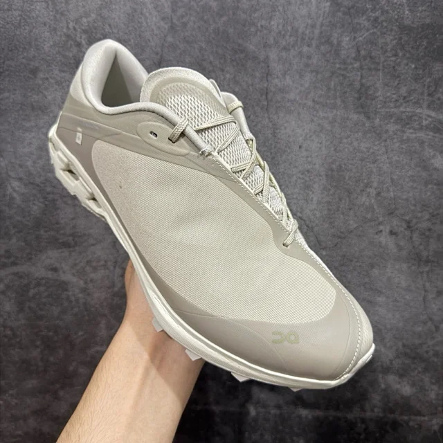 On Sneakers Cloudventure Peak product detail image 12