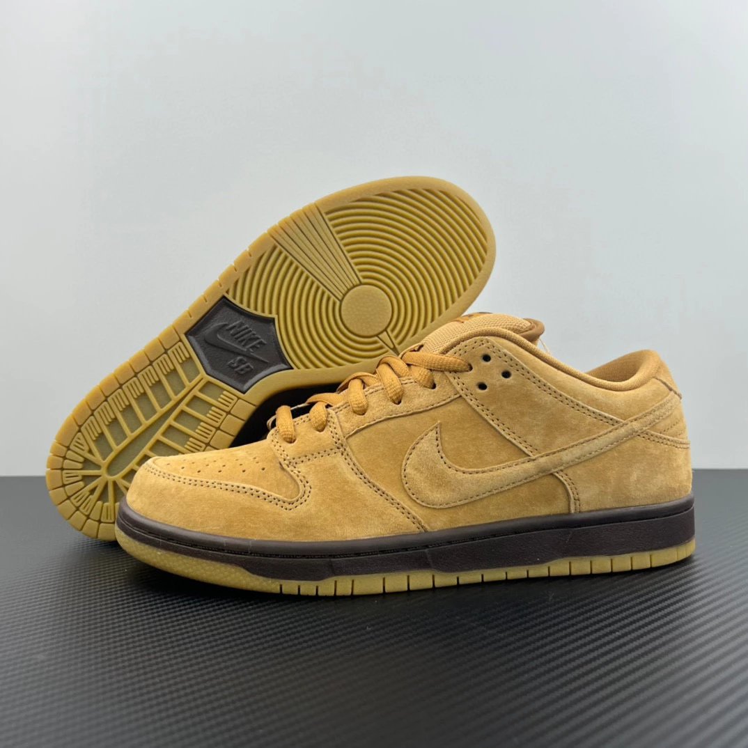Nike Sneakers Dunk Low — BQ6817-204 Wheat