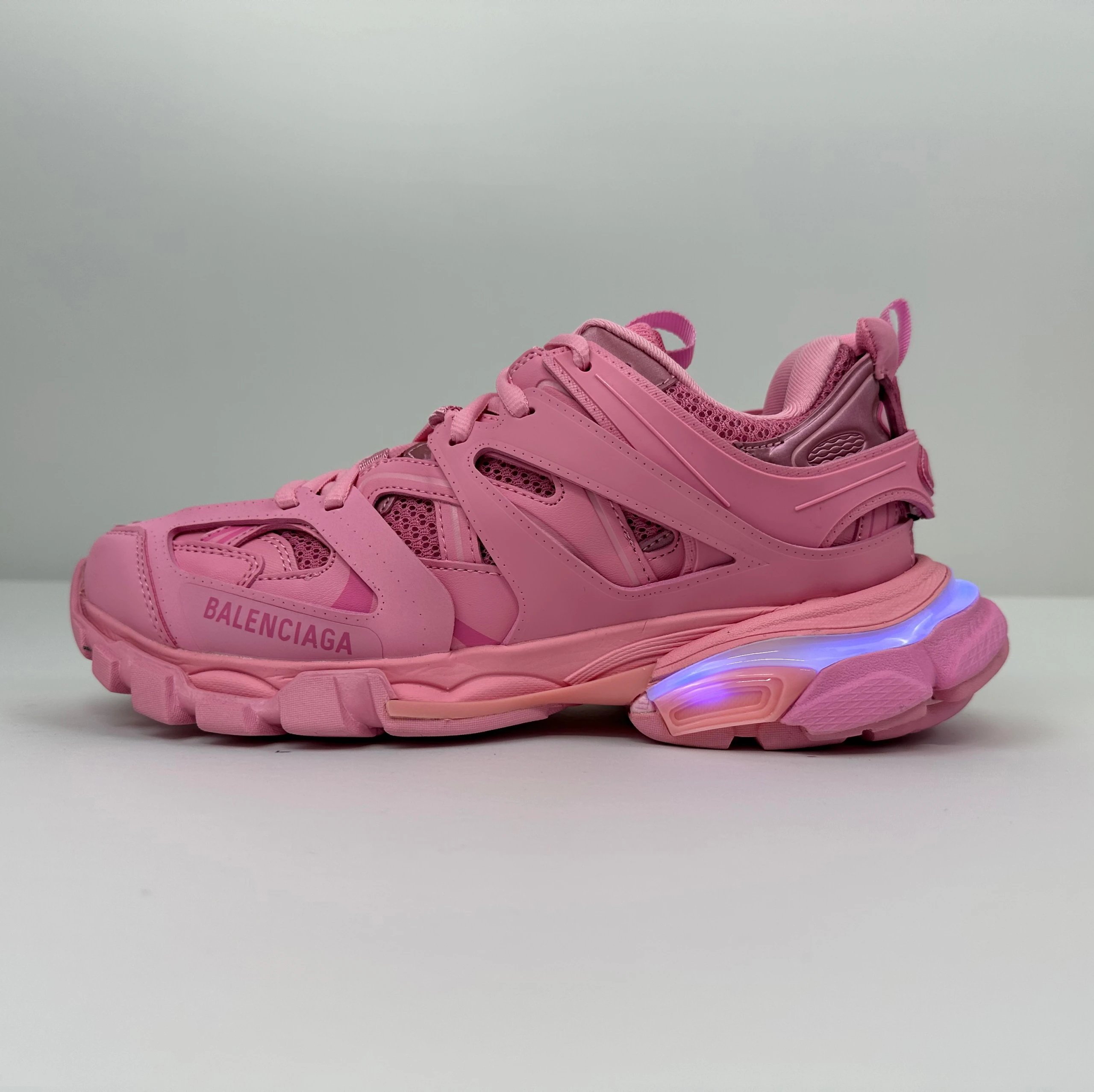 Balenciaga Sneakers Track LED — Pink