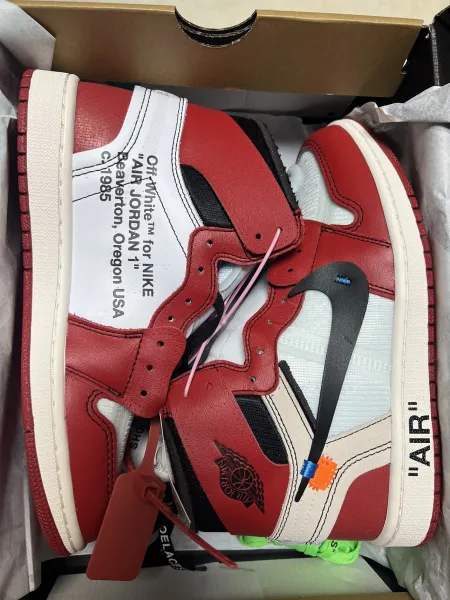Air Jordan 1 High OG Chicago Red/Black/White Sneakers - 7