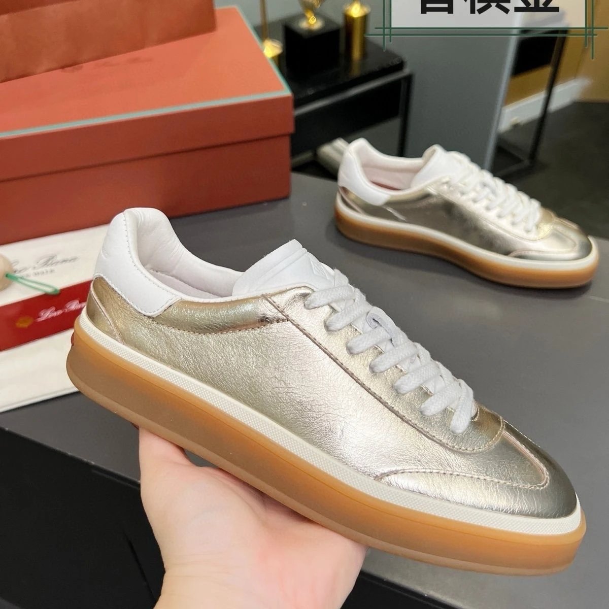 Noble Champagne color