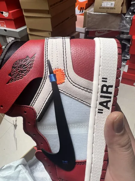 Air Jordan 1 High OG Chicago Red/Black/White Sneakers - 11