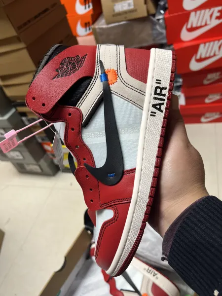Air Jordan 1 High OG Chicago Red/Black/White Sneakers - 8