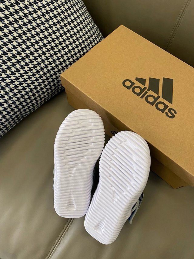Adidas Children's Shoes: seller detail photo 9