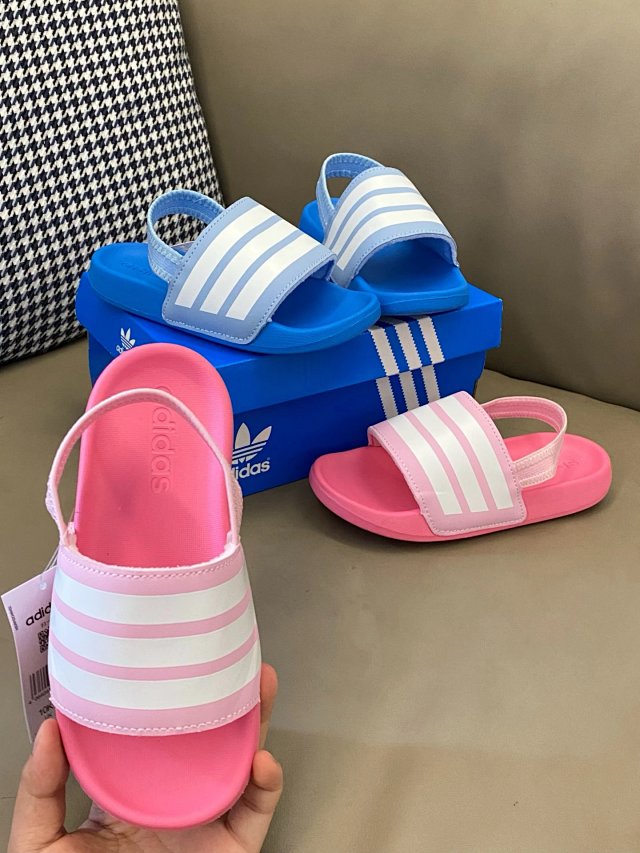 Adidas Children's Slippers Shoes: seller detail photo 13