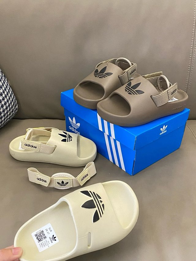 Adidas Children's Slippers Shoes: seller detail photo 12