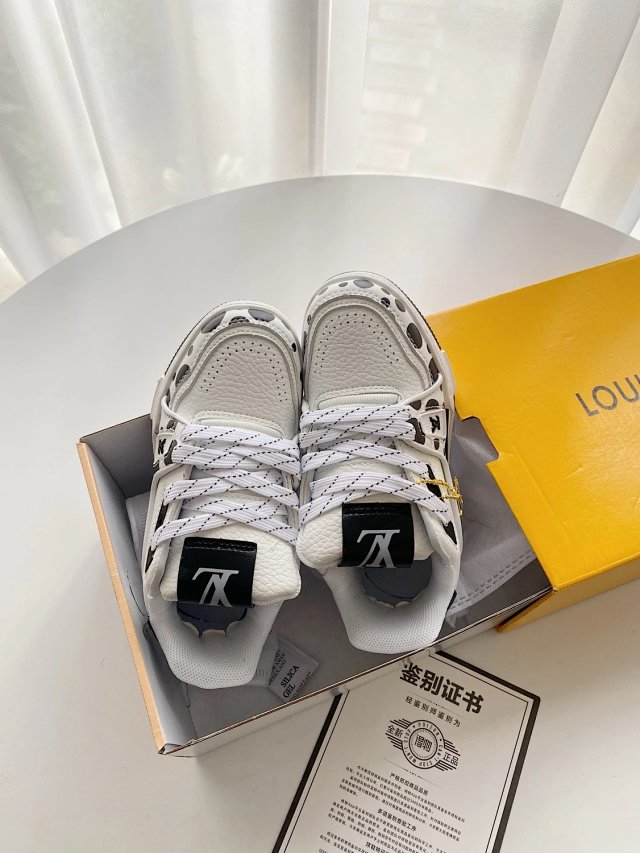 LV Louis Vuitton Children's Shoes: seller detail photo 12
