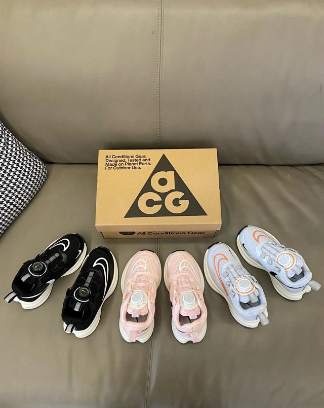Nike Children's Shoes: seller detail photo 6