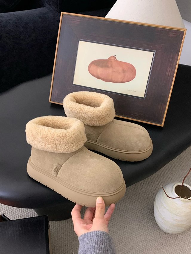 UGG Children's snow boots: seller detail photo 11
