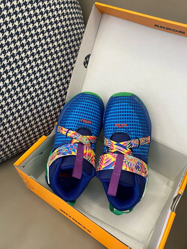Nike children's Shoes: seller detail photo 4