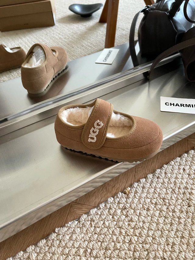 UGG Children's Slippers Shoes: seller detail photo 7