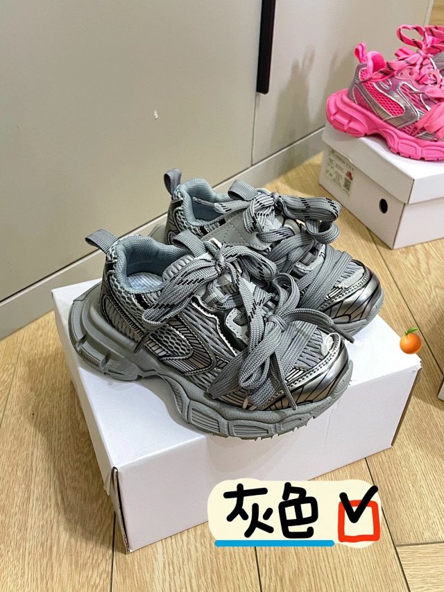 Balenciaga children's shoes: seller detail photo 4