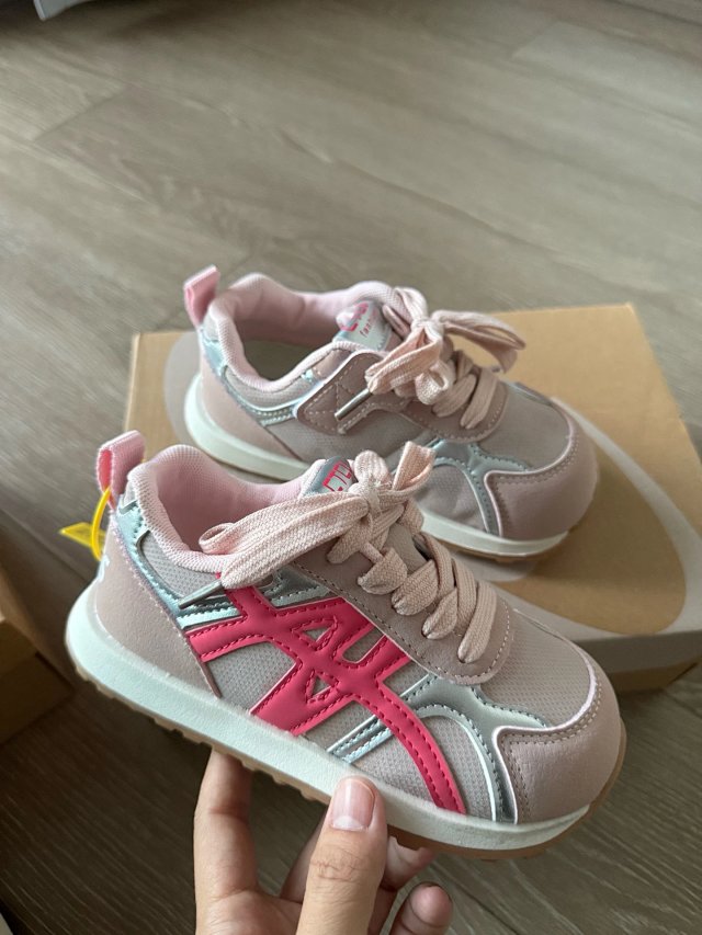 Asics Children's Shoes: seller detail photo 8
