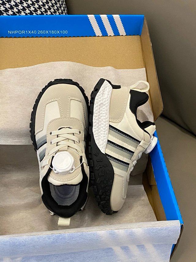 Adidas Children's Shoes: seller detail photo 4