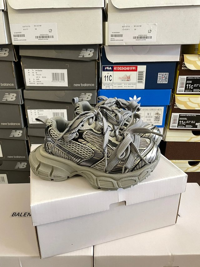 Balenciaga children's shoes: seller detail photo 12