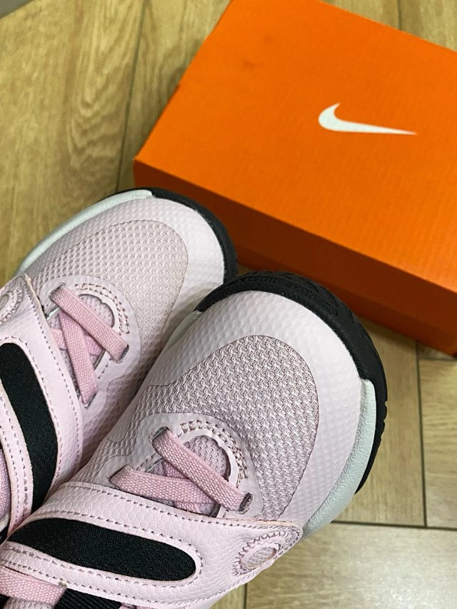 Nike Team Hustle D11 children's Shoes: seller detail photo 9