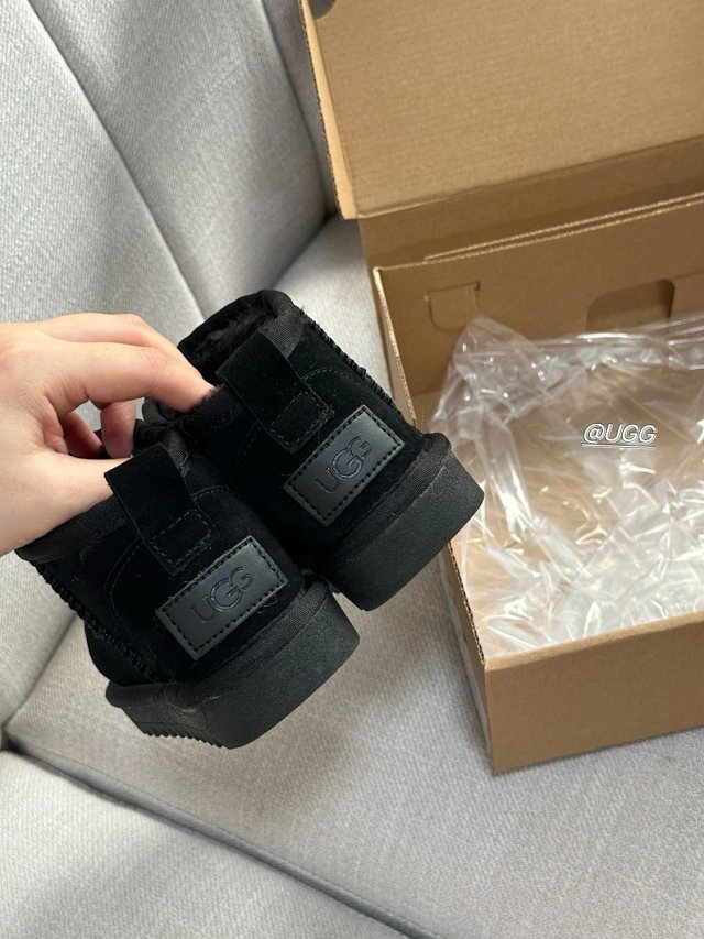 UGG Children's snow boots: seller detail photo 9