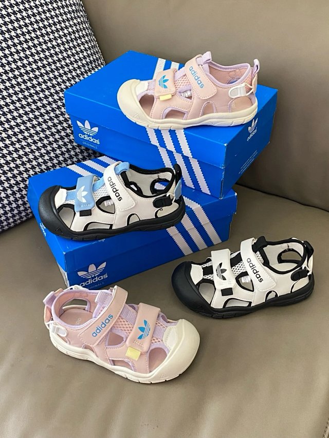 Adidas Children's Slippers Shoes: seller detail photo 10