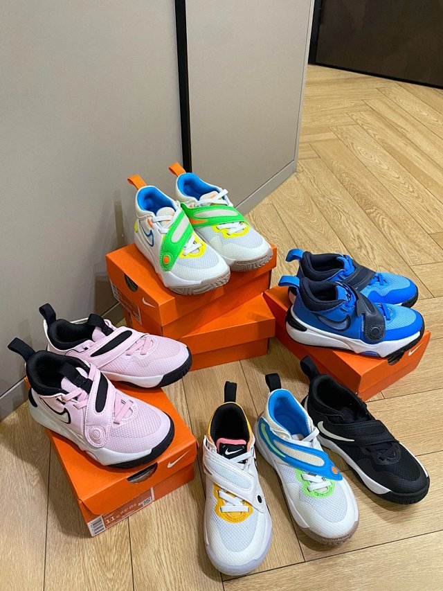 Nike Team Hustle D11 children's Shoes: seller detail photo 2