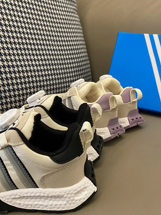 Adidas Children's Shoes: seller detail photo 6