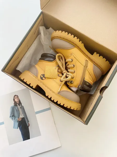 Timberland Classic Premium Boot Pink Casual Boots - 16