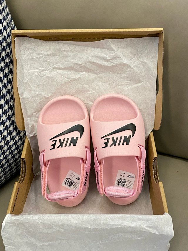 Nike children’s Slippers Shoes: seller detail photo 11