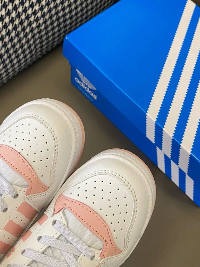 Adidas Children's Shoes: seller detail photo 9