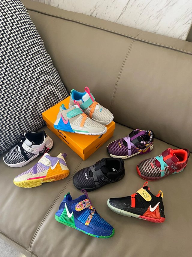 Nike children's Shoes: seller detail photo 2