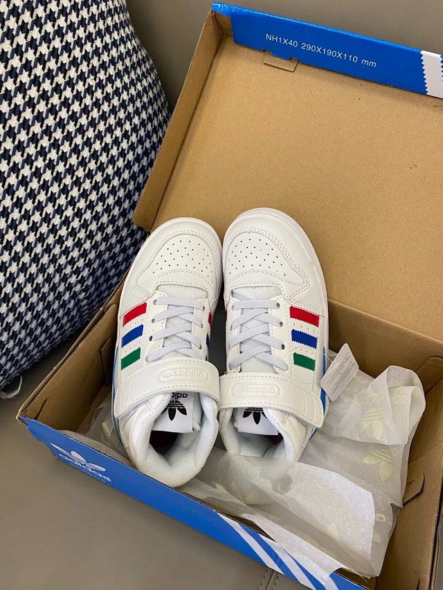 Adidas Children's Shoes: seller detail photo 6