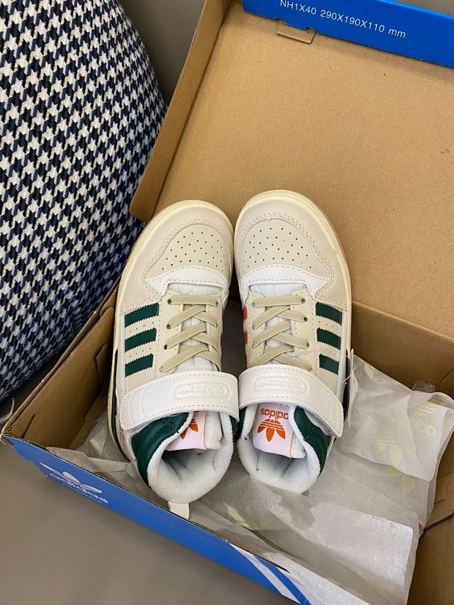 Adidas Children's Shoes: seller detail photo 4