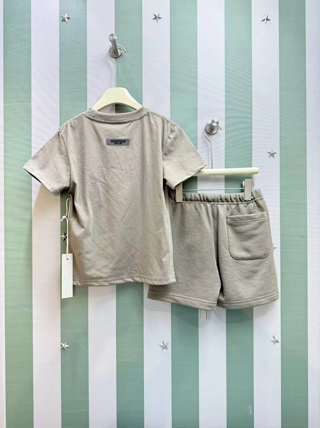 ESSENTIALS Children's Set: seller detail photo 14