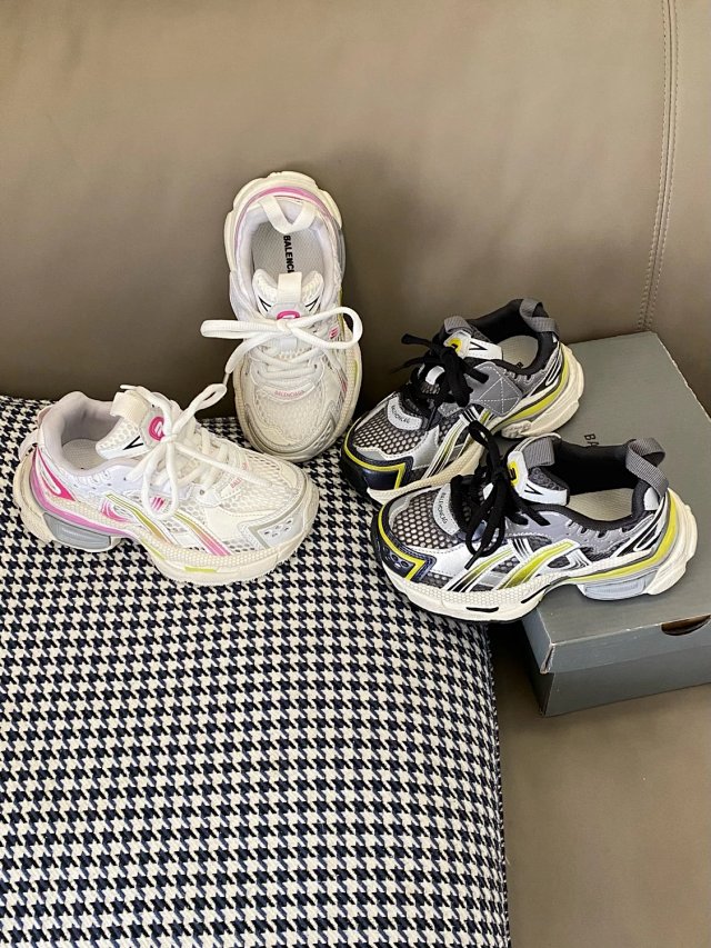Balenciaga children's shoes: seller detail photo 9