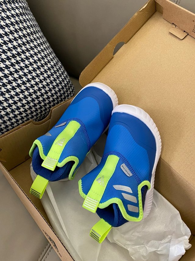 Adidas Children's Shoes: seller detail photo 7