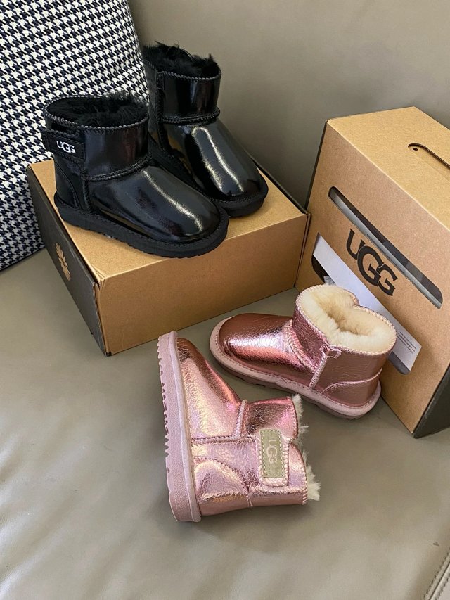 UGG Children's snow boots: seller detail photo 2