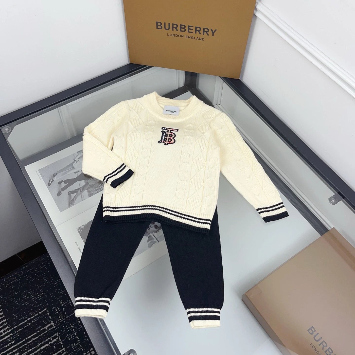 Thom Browne Dachshund Intarsia Knit Cardigan and Pants Set Navy - 4