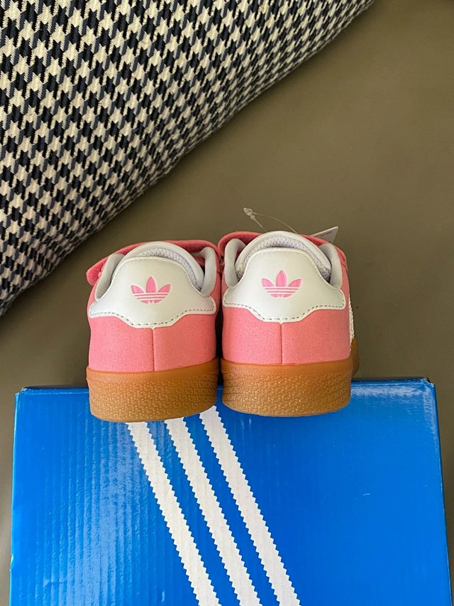 Adidas Children's Shoes: seller detail photo 9