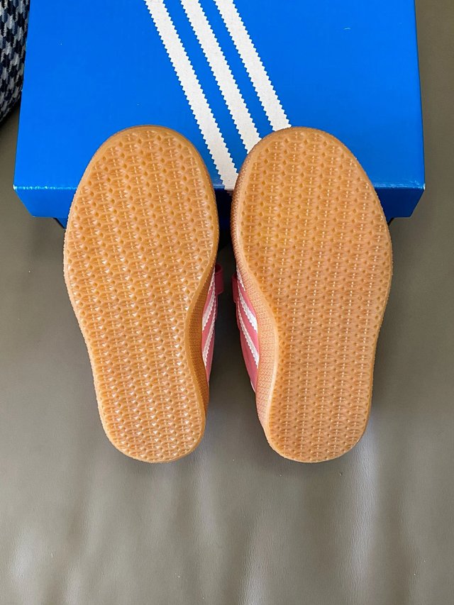 Adidas Children's Shoes: seller detail photo 11