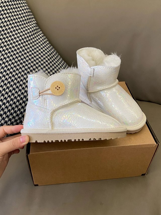 UGG Children's snow boots: seller detail photo 5