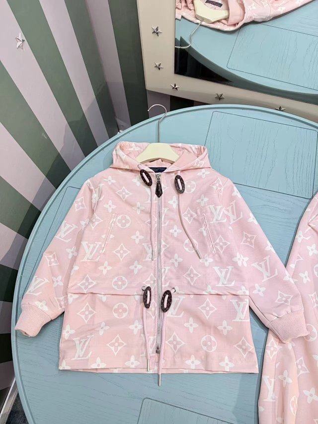 LV Louis Vuitton Children’s Set: seller detail photo 4