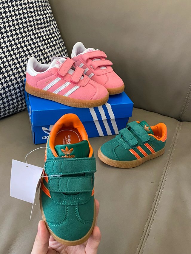 Adidas Children's Shoes: seller detail photo 3