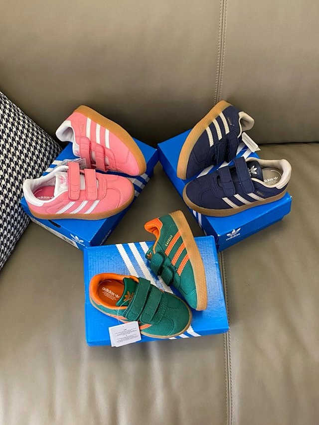 Adidas Children's Shoes: seller detail photo 6