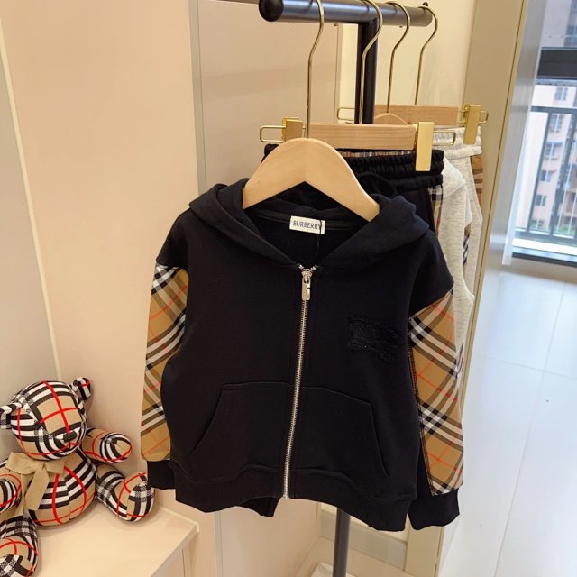 Burberry Children‘s Set: seller detail photo 11