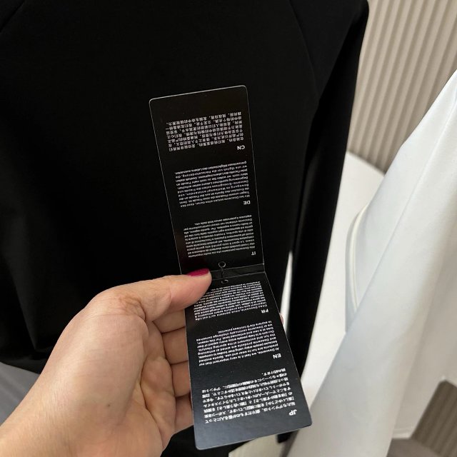 Descente Children‘s Hoodie: seller detail photo 9