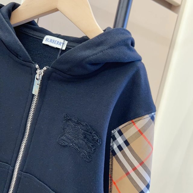 Burberry Children‘s Set: seller detail photo 7