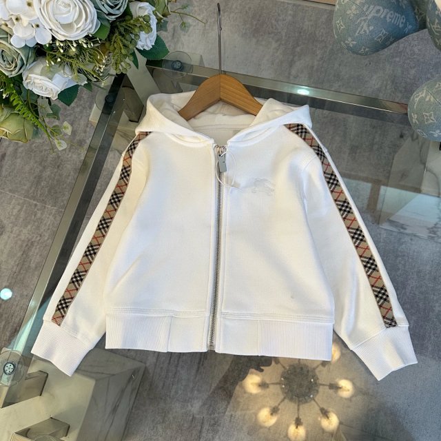 Burberry children's Set: seller detail photo 13