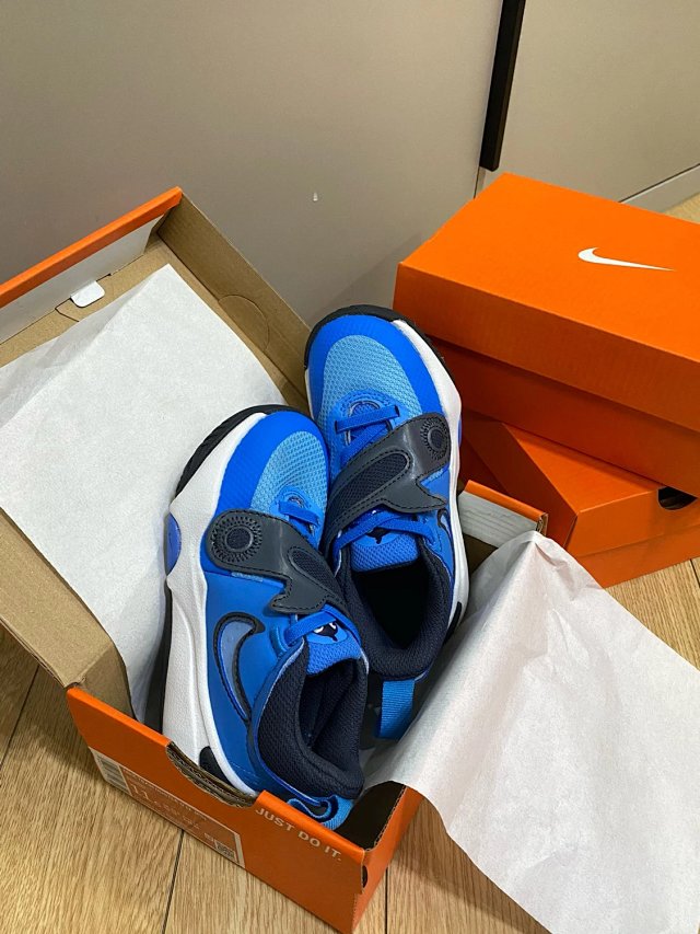Nike Team Hustle D11 children's Shoes: seller detail photo 7