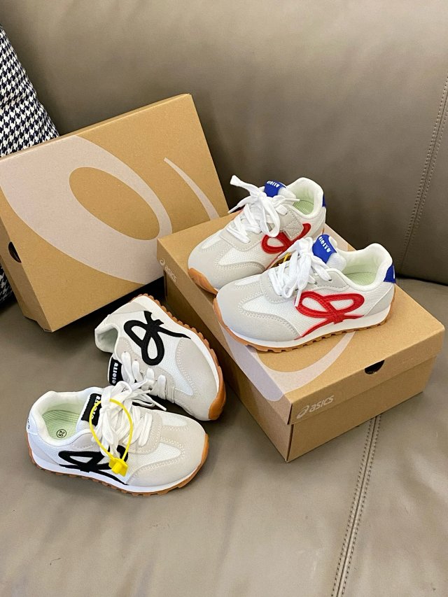 ASICS Children's Shoes: seller detail photo 12