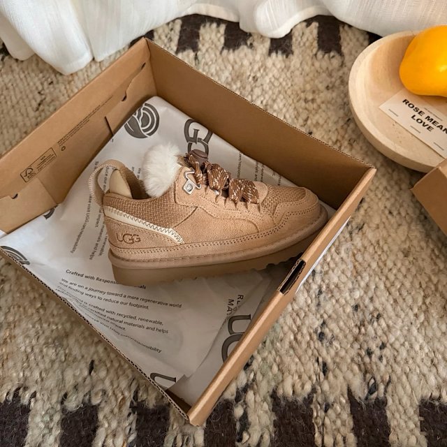 UGG Children's snow boots: seller detail photo 3